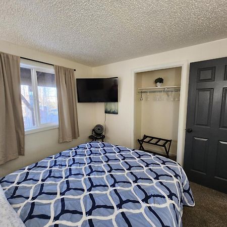 פיירבנקס Newly Remodeled Relaxing Stay Near Downtown מראה חיצוני תמונה
